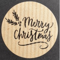 Kerst 09 rol @ 500 perm. rond 35 kraft zwart bedrukt merry christmas Kerst 09 rol @ 500 perm. rond 35 kraft zwart bedrukt merry christmas